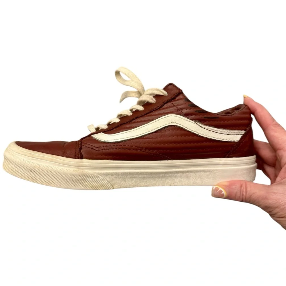 Vans White and Burgundy Old Skool Leather Size 7 Men’s 5.5